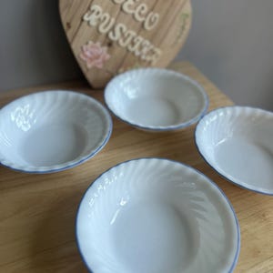 Vintage set of 4 Corelle blue swirl 7” bowls
