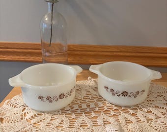 Vintage Dynaware Pyr-O-Rey Milk Glass Casserole Dish Set of 2