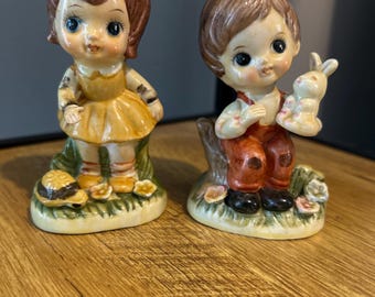 ceramic figurine of a little girl and boy made in Japan 1950’s vintage collectables