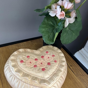 Vintage Heart Ceramic Jewelry Box: Handmade Embroidered Floral Lid