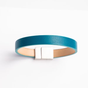 Plain camel leather strap for men and women, tailor-made. Genuine leather, cow, cow, cattle, pork. Unique gift, sober gift Turquoise