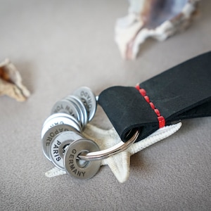 Reisetokenhalter - Leder Schlüsselanhänger - Custon personalisierte Kollektion für Wanderers, Country Rings, Reisecharme, Reisegeschenk