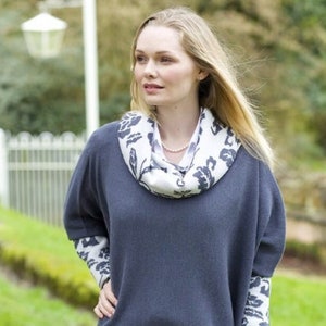 Poncho de lana de alpaca de lujo Primavera Gris con mangas / Hecho éticamente + sustentablemente en Perú / Lacorine