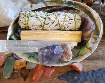 Sage Smudging Kit with Cobra Stand, Includes multiple Crystals, Selenite, White Sage, LARGE Abalone Shell, Palo Santo Stick, Saging Kit