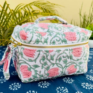 Grande trousse de maquillage matelassée / Trousse de toilette / Trousse de rangement de voyage en coton / S'ouvre à plat pour un accès facile / Trousse de toilette / Cadeau pour la mariée