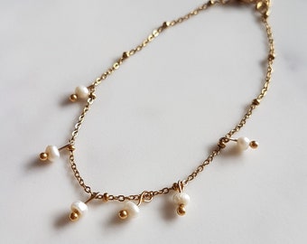 Women's bracelet ADELAIDE fine and elegant with mother-of-pearl stones in gold stainless steel