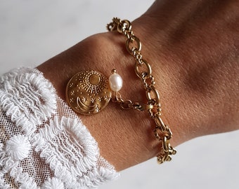 Women's box with bracelet links & charms medal with mother-of-pearl in gold stainless steel