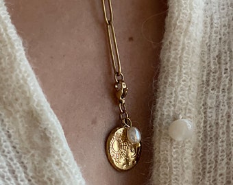 Women's jewel charm with medal and mother-of-pearl ASTRA in gold stainless steel