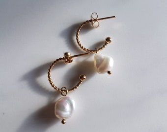 Women's earrings ADELAIDE with mother-of-pearl stone in gold stainless steel