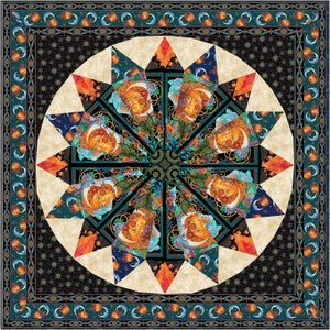 Op de afbeelding: Een cirkelvormige quilt met een zwarte achtergrond en een centraal ontwerp van acht zonnen met gezichten. De zonnen worden omringd door een patroon van turquoise, oranje en witte driehoeken. De quilt is omlijst door een turquoise en oranje rand.