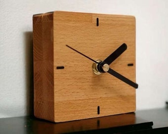 Moderne Tischuhr aus Holz, Minimalistisch, Wohndeko, Geschenkideen zum Geburtstag