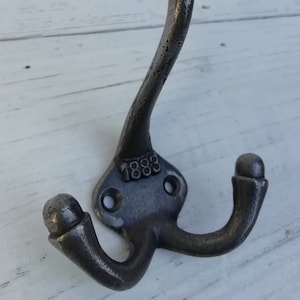 Eenvoudige driedubbele kapstokhaak 1883 - retro antieke afwerking gegoten antiek ijzer 9 cm