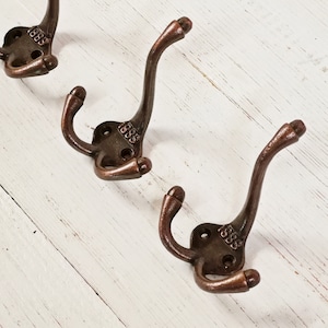 1883 Koppar Enkel vacker trippel klädkrok - Retro Antik Finish Gjuten Antikjärn 9 cm