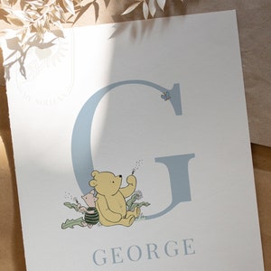 NEU Winnie the Pooh Buchstabe, benutzerdefinierte Pooh Name, Geburt, Taufe, Kinderzimmer Bild Geschenk, Kinderzimmer Dekor, Pooh Bear klassische Kinderzimmer Wandkunst