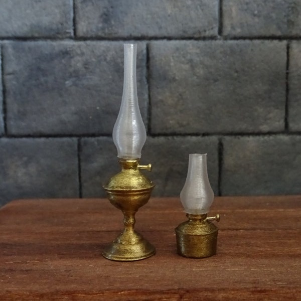 Miniature oil lamp for everyday use, dollhouse 1:12