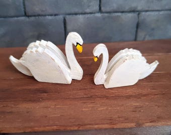 Miniature Swan Pair – Vintage Style 1:12 Dollhouse Garden Lake Decor