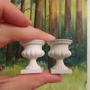 Miniature urn, Dollhouse cottage decor, Fairy garden,  pot for flowers, 12th Scale