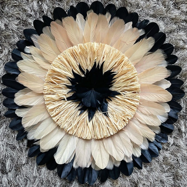 Juju hat, jujuhat, décoration murale en plumes, noir, beige et raphia