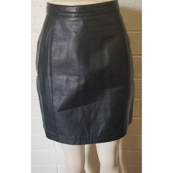Louis Vuitton® Pinstripe Leather Zip-up Mini Skirt Black. Size 44
