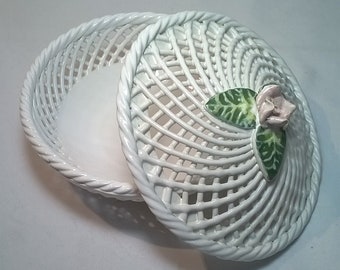 Vintage Beautiful Savoir Vivre White Lattice Pink Rose Design Lidded Bowl Made in Portugal