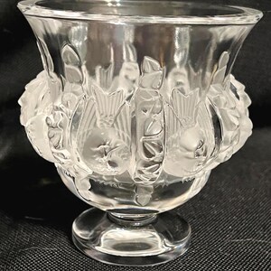 ラリック 鳩 コンポート ラリック 鳩 コンポート フランス料理店（北部