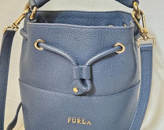 Sac fourre-tout Furla Italy Mini Brooklyn Bucket en cuir bleu pour femme