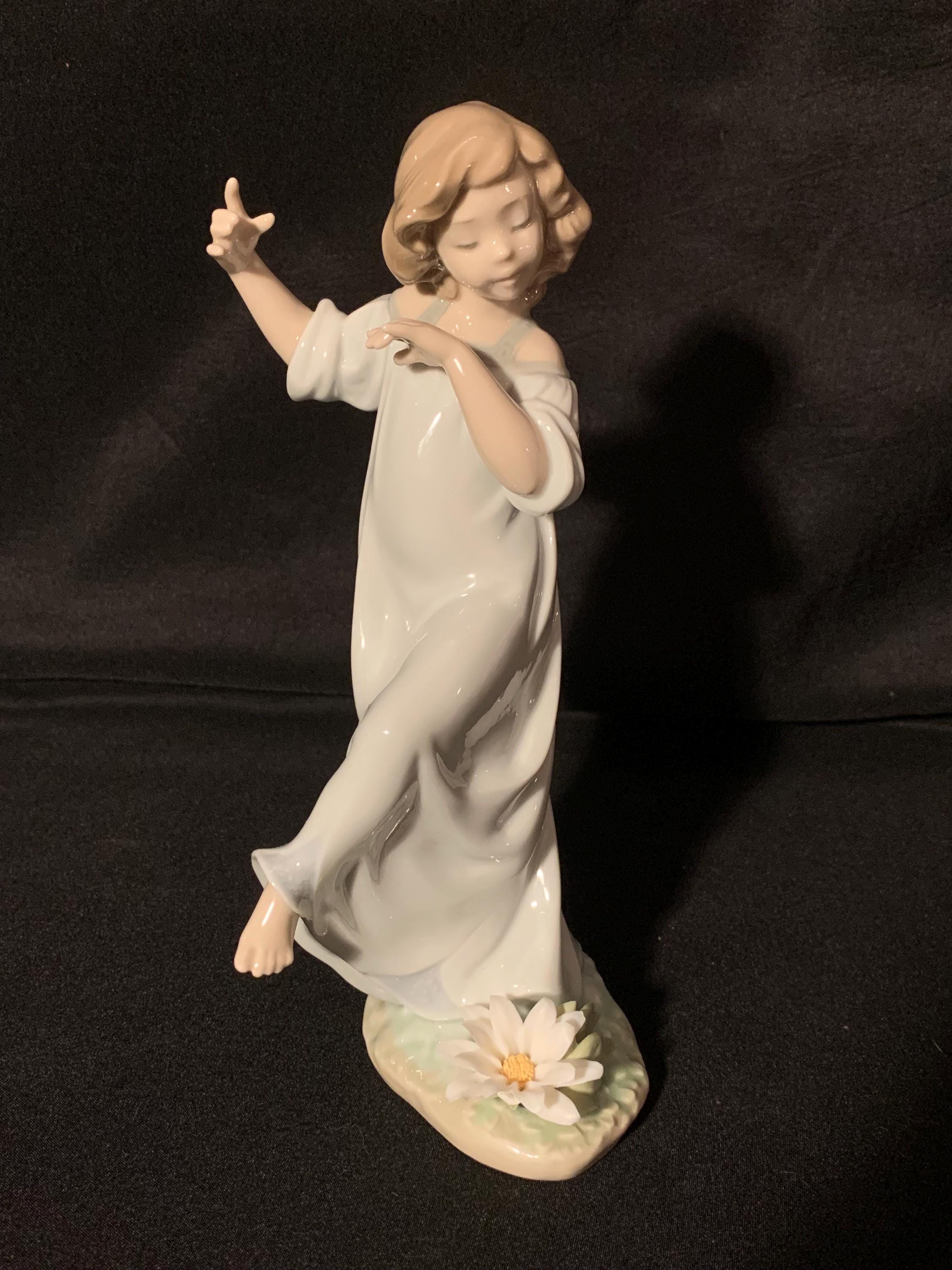 ヴィンテージの素敵なリヤドロ磁器の少女「デイジー、喜びの時」#6946