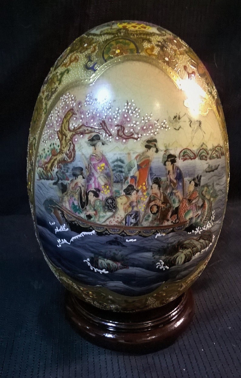 Vintage Stunning Hand Painted Gold Gilt Satsuma Egg W/geishas in Boat