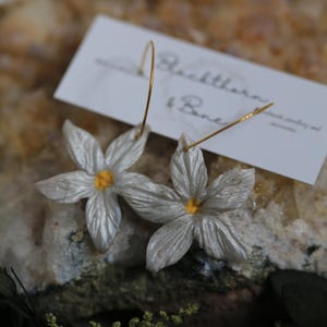 White Flower Polymer Clay Hoop Earrings - Gift for Nature Lovers - Handmade Jewellery
