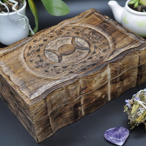 Caja de madera-Triple Luna Caja de madera-Almacenamiento de recuerdos-Caja de joyería-Wiccan, Pagan, Altar de brujería