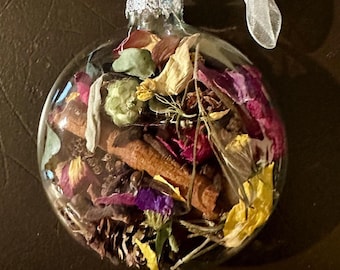 Glass Disc Dried Flower Ornament for Gifts, Party and Wedding Favors, and Home Accents