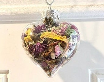 Dried Flower Heart Ornament for Gifts, Wedding and Party Favors, and Home Accents