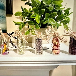 Mini Dried Flower Bottle for Gifts, Wedding and Party Favors, and Home Accents