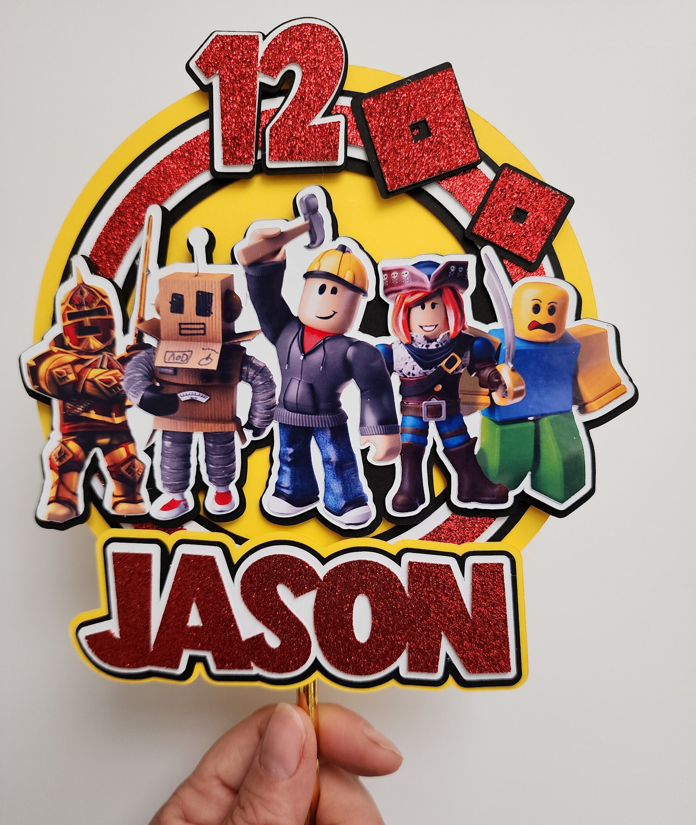 まみ Naomi Campbell Wearing Cartier Eternity Snake Necklace at