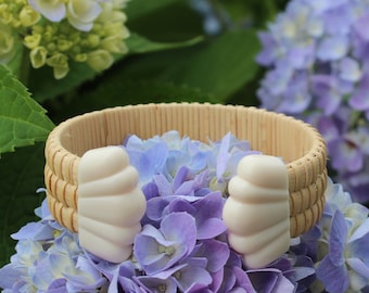 Nantucket Basket Bracelet – Cape Cod Style Scallop Shell End Caps