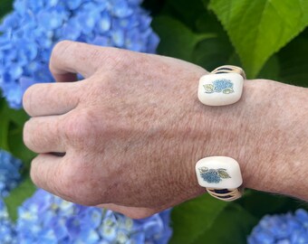 Hydrangea Nantucket Basket Bracelet – Cape Cod Style Acrylic Cuff