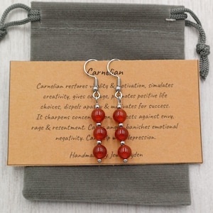 Boucles d'oreilles pendantes en cornaline rouge faites à la main avec sac cadeau et carte en cristal de 6 mm