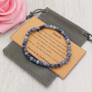 Bracelet extensible en sodalite fait main avec sac cadeau et carte, pierre précieuse en cristal de 4 mm