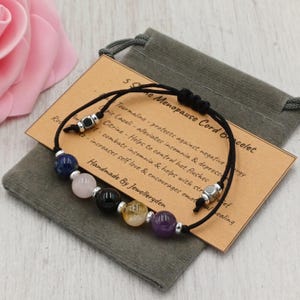 MENOPAUSE Ädelstensarmband Justerbar snodd Handgjord Kristall Healing Reiki 8 mm.