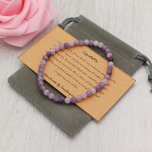 Bracelet extensible en lépidolite fait main avec sac cadeau et carte, pierre précieuse en cristal de 4 mm