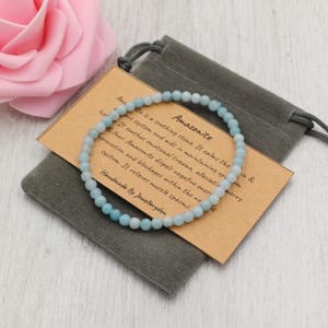 Bracelet extensible en AMAZONITE fait main avec pochette cadeau et carte, pierre précieuse en cristal de 4 mm