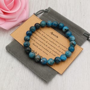 Bracelet en APATITE extensible fait main avec sac cadeau et carte en cristal de 8 mm
