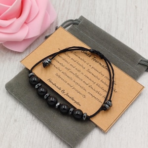 Bracelet en TOURMALINE NOIRE avec cordon réglable fait main avec sac cadeau et carte d'information Pierre précieuse en cristal de 8 mm