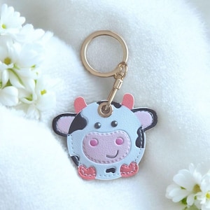 Kids AirTag Keychain – Faux Leather Cow Apple AirTag Holder