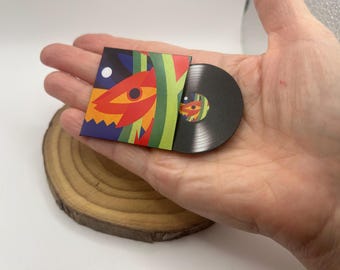QUEVEDO Miniature album collection. // Quevedo El Baifo, Quevedo BZRP Music Sessions #52, Buenas noches. Scale 1/6