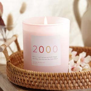 Regalo de cumpleaños número 21 para ella - Regalo de cumpleaños para una amiga, Regalo de cumpleaños para ella - Vela perfumada rosa colorida - Regalos personalizados