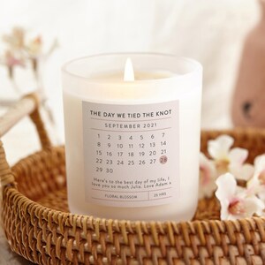 Wedding Gift Personalised Calendar Candle, Unique Personalised Wedding Gift for Couple, Bride - Personalised Gifts