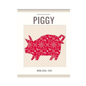 Può includere: Modello di patchwork per un maialino rosso con stampa paisley. Il modello include le dimensioni 25x25, 30x30 e 38x38 cm.