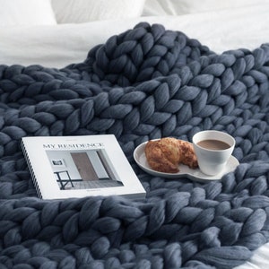 Dark Grey, Chunky Knit Blanket Handmade Knitting Warm Knitting Throw Blanket Handmade Knitting different Dimensions Bild 6