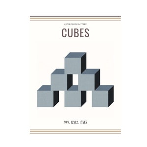 Könnte beinhalten: Ein Papier-Patchwork-Muster zum Erstellen eines 3D-Würfeldesigns. Das Muster enthält Anweisungen zum Erstellen von Würfeln in verschiedenen Größen, darunter 9x9, 12x12 und 15x15 Zoll.